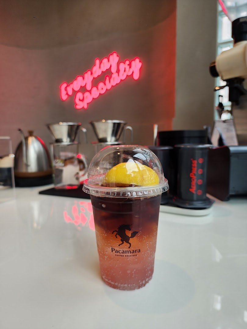 Pacamara Coffee Roasters Gump’s Cross พาคามาร่า คอฟฟี่ โรสเตอร์ กั๊มพ์ ครอส specialty coffee shop in Bangkok - photo 2