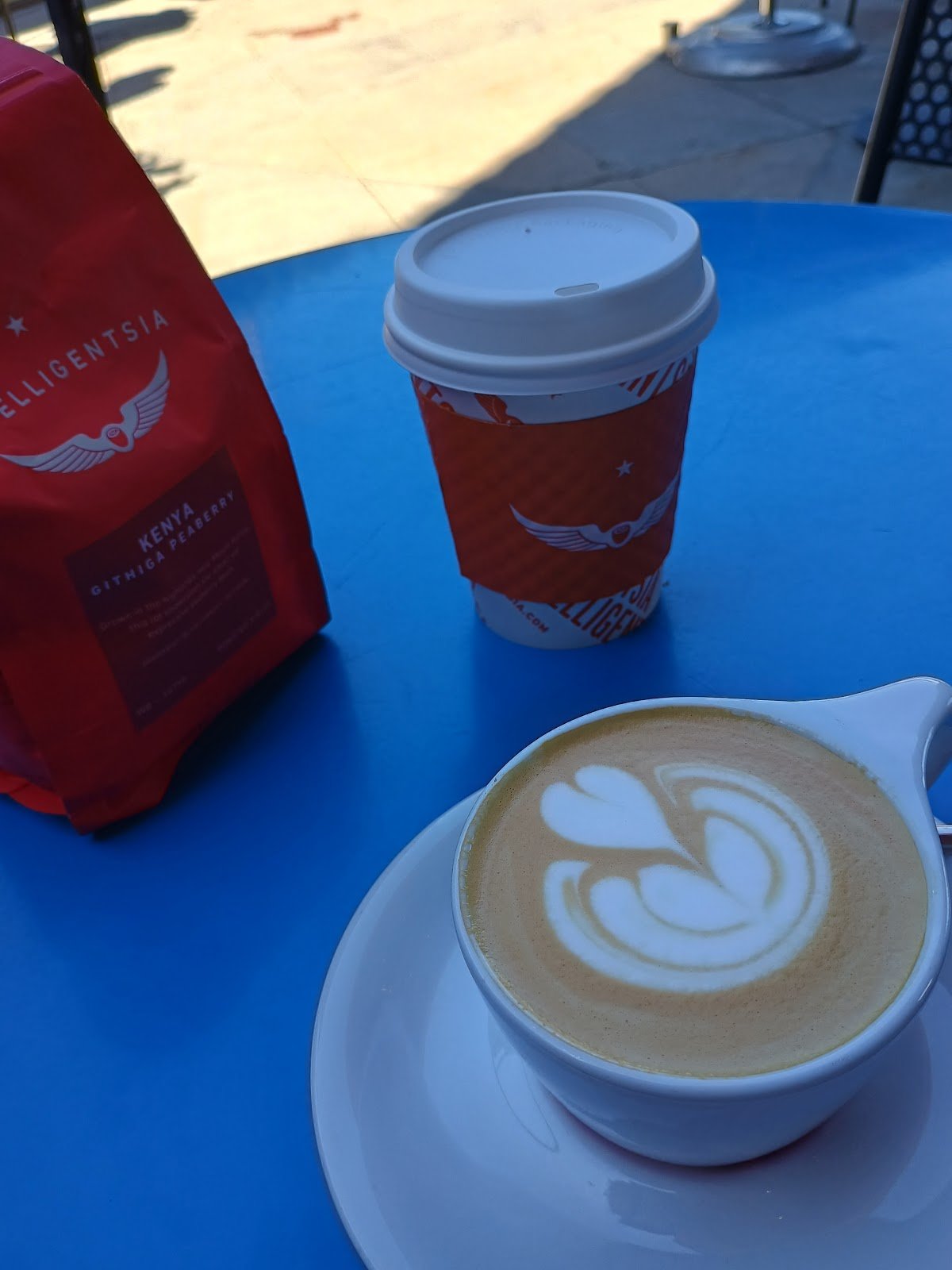 Intelligentsia Coffee Silver Lake Coffeebar specialty coffee shop in Los Angeles - photo 4