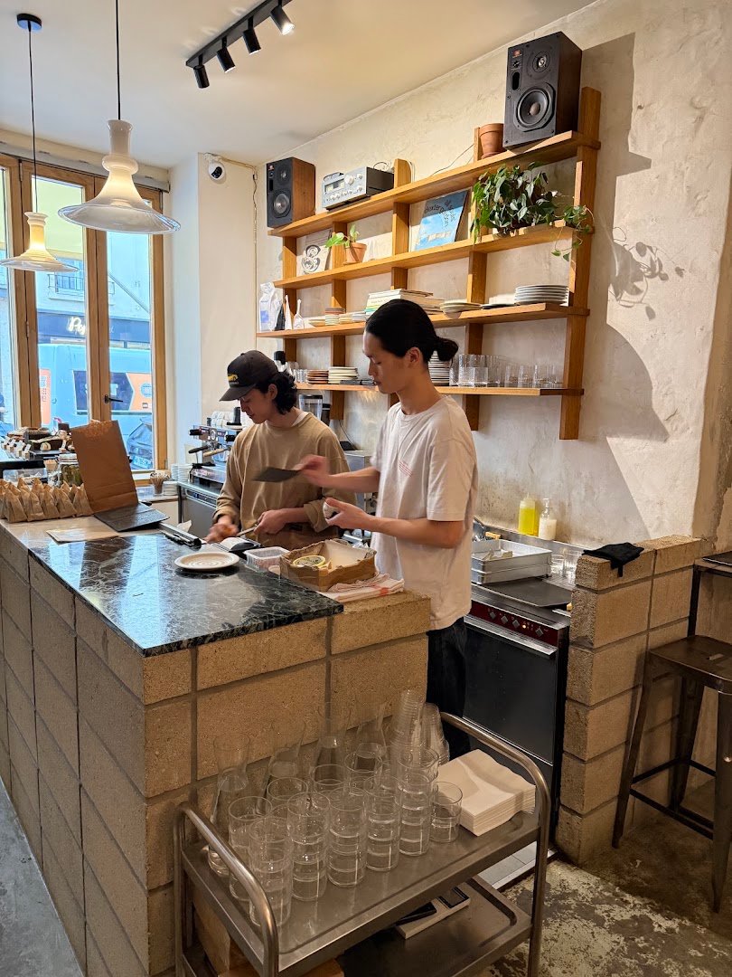Benchy specialty coffee shop in Paris - photo 6
