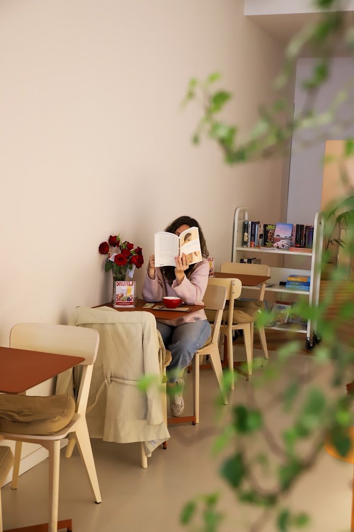 Elocuente Café & Libros specialty coffee shop in Barcelona - photo 8