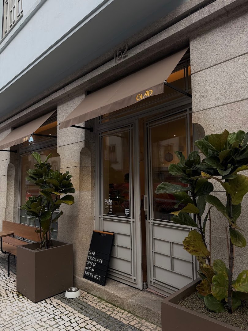 Storefront of GLAD - Bean to Bar Chocolate & Coffee, specialty coffee shop in Porto