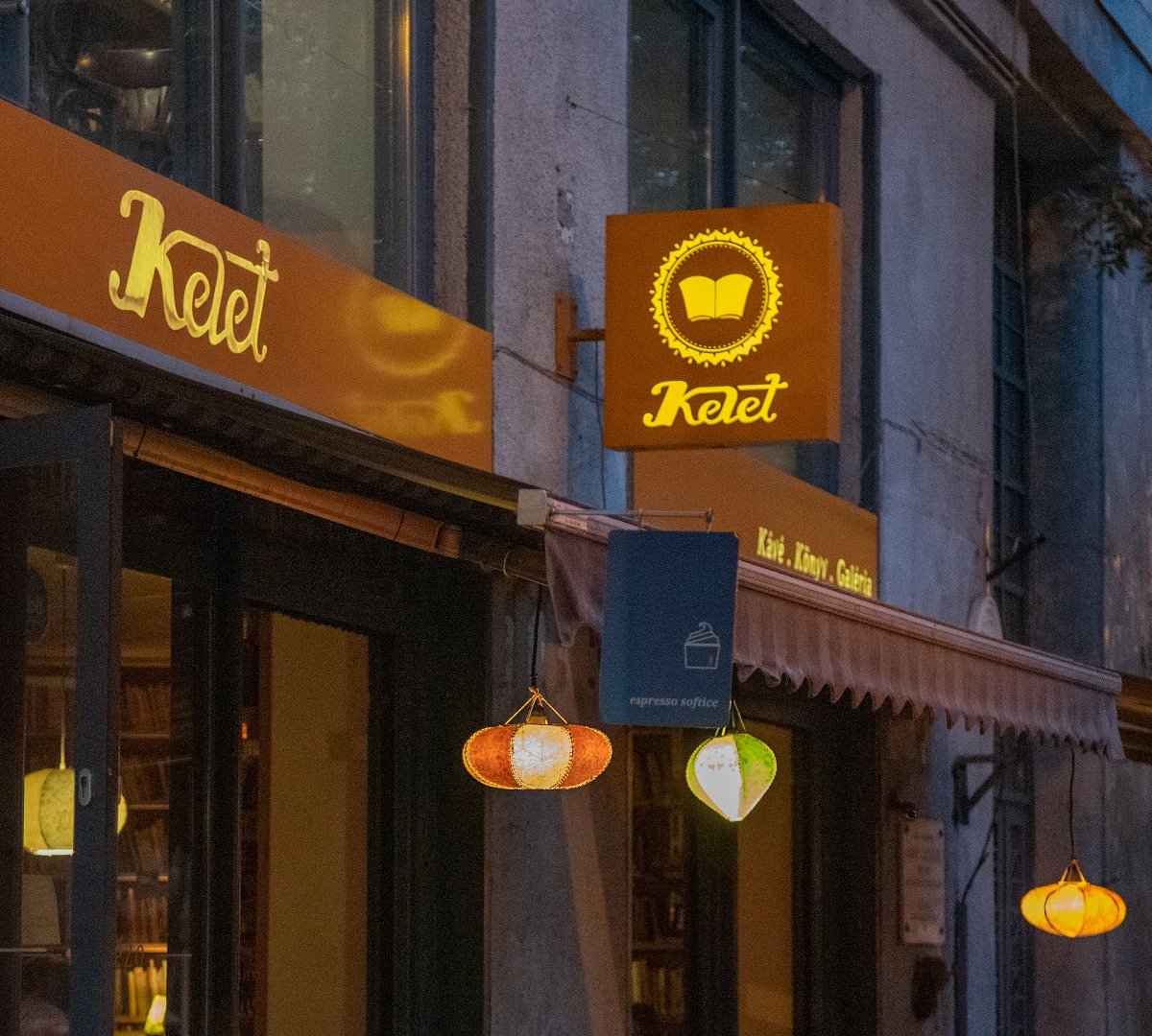 Kelet Kávézó és Galéria specialty coffee shop in Budapest - photo 10
