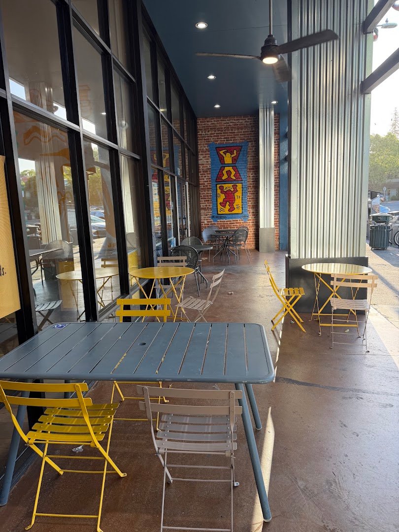 Storefront of Philz Coffee, specialty coffee shop in Oakland