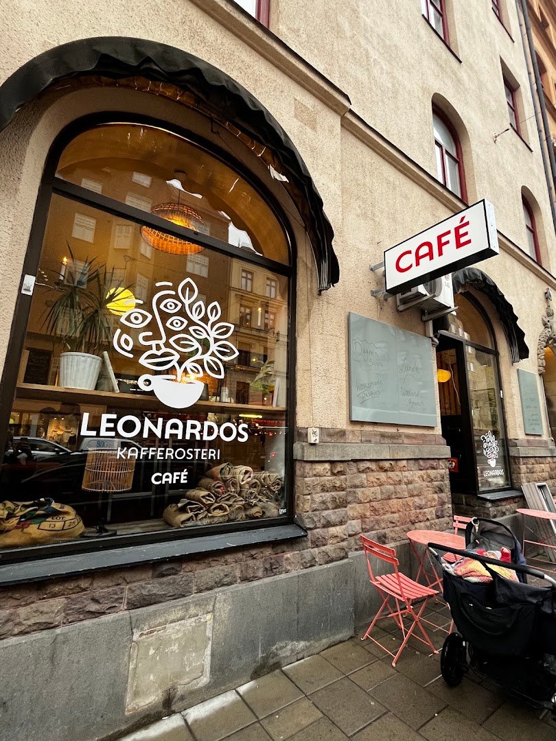 Storefront of Leonardos Kafferosteri, specialty coffee shop in Stockholm