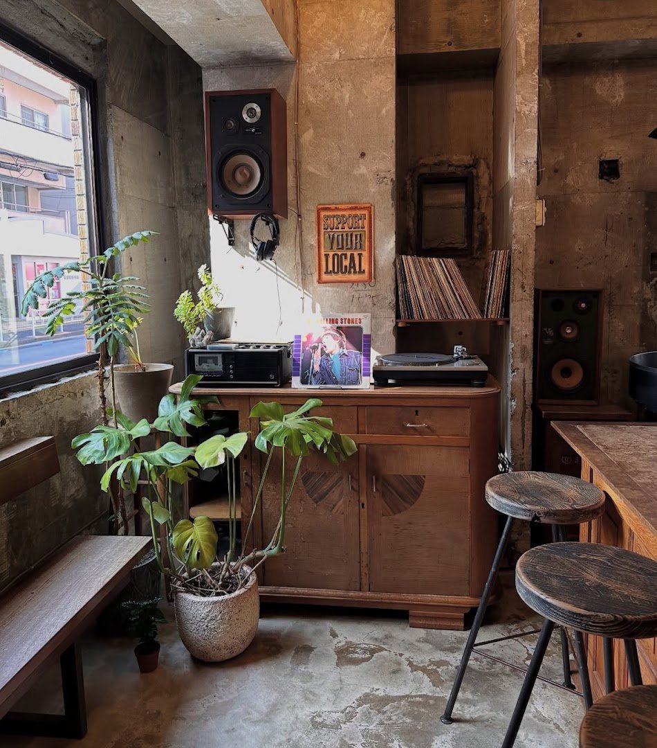 Interior of Raw Sugar Roast, specialty coffee shop in Tokyo
