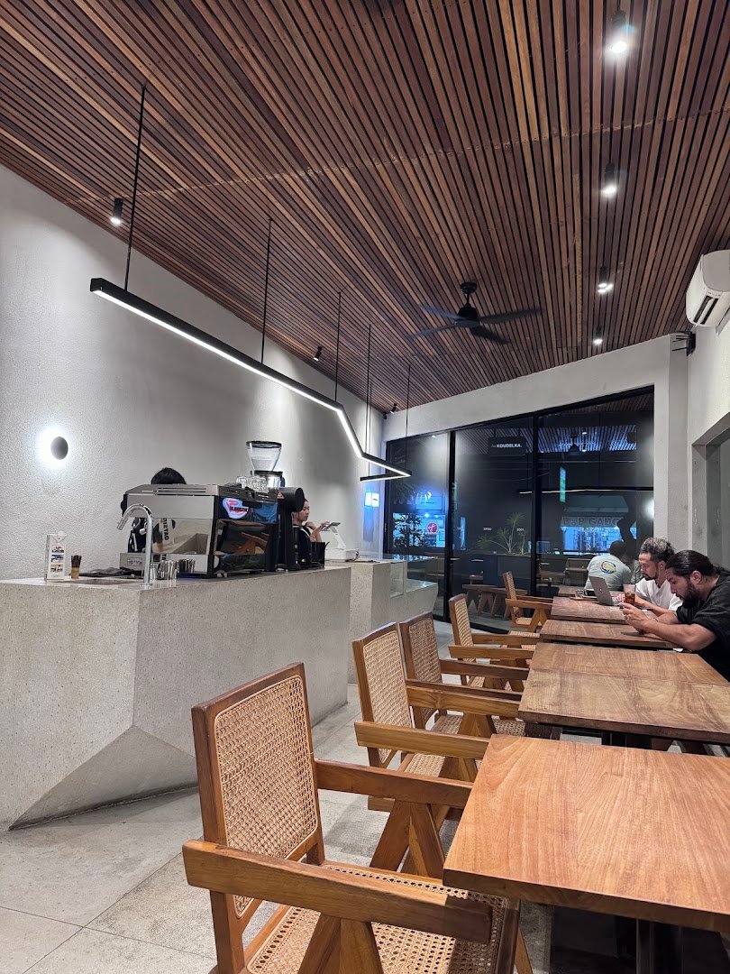 Ba Koudelka specialty coffee shop in Bali - photo 9
