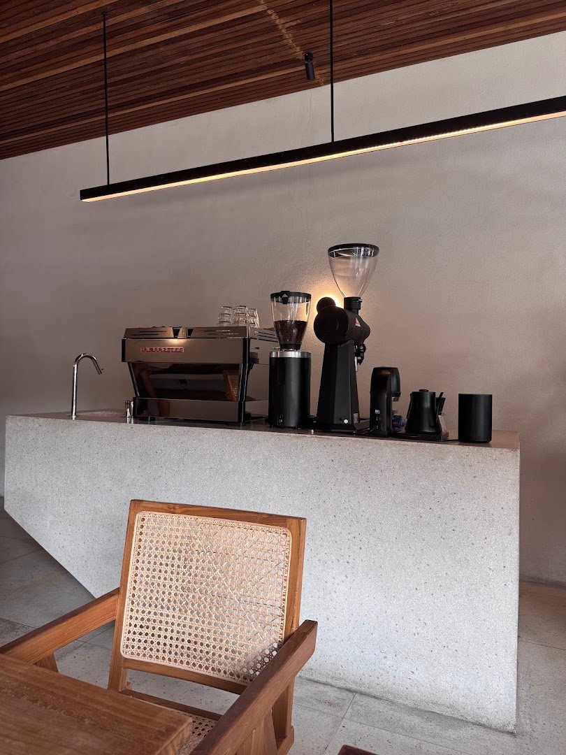 Ba Koudelka specialty coffee shop in Bali - photo 10