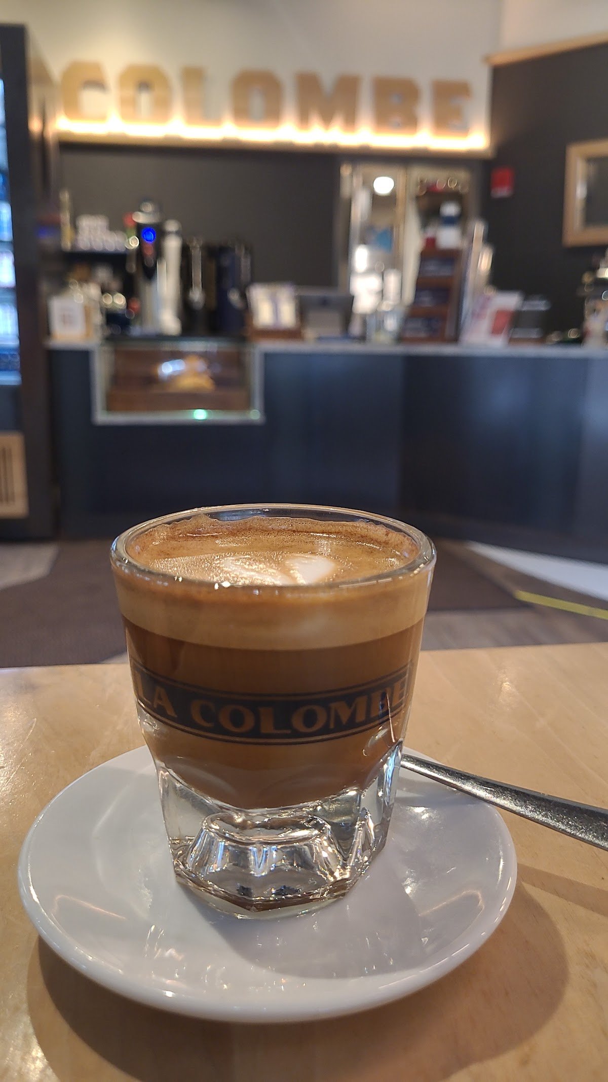 La Colombe Coffee Workshop specialty coffee shop in Chicago - photo 2