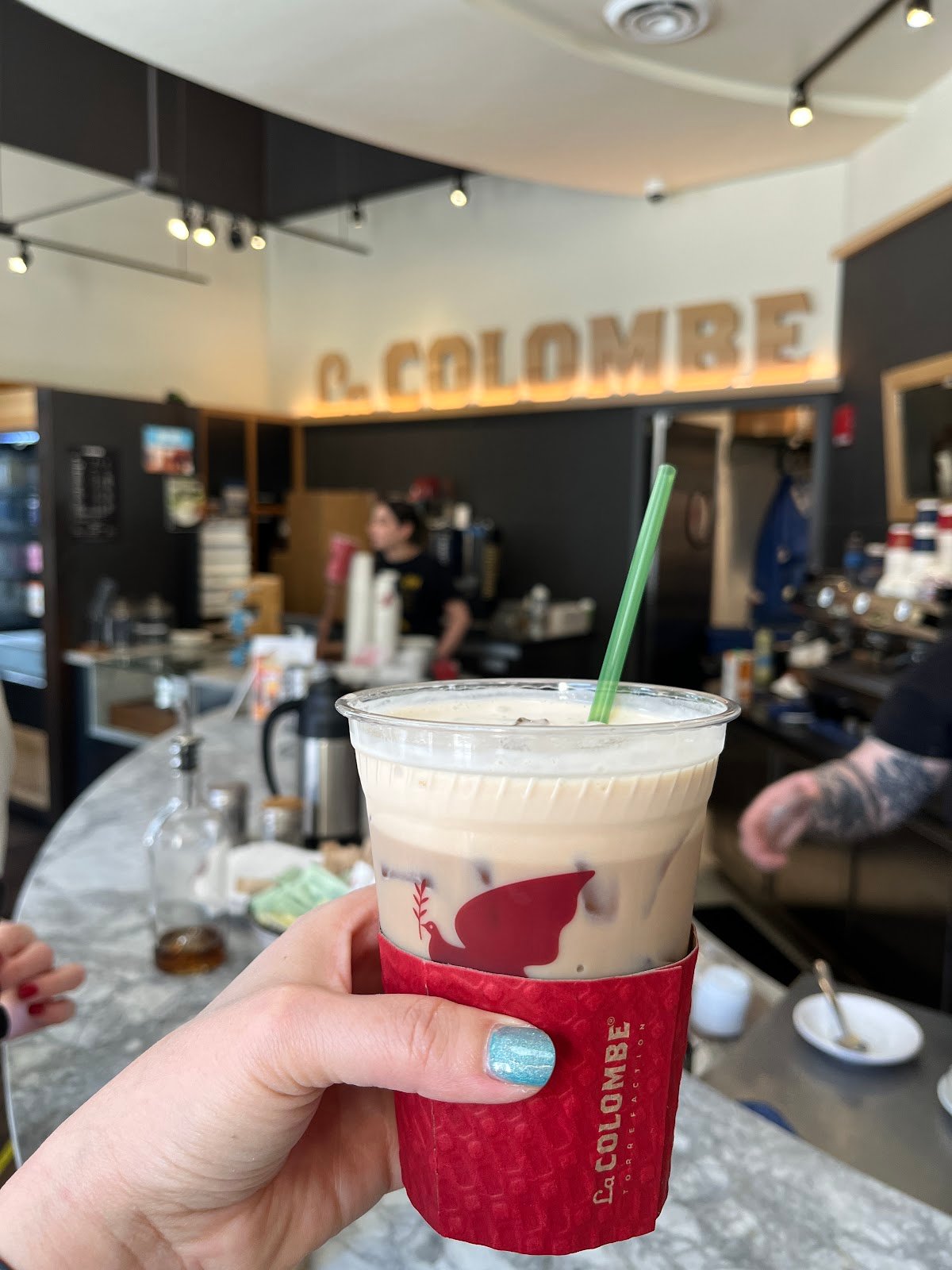 La Colombe Coffee Workshop specialty coffee shop in Chicago - photo 5