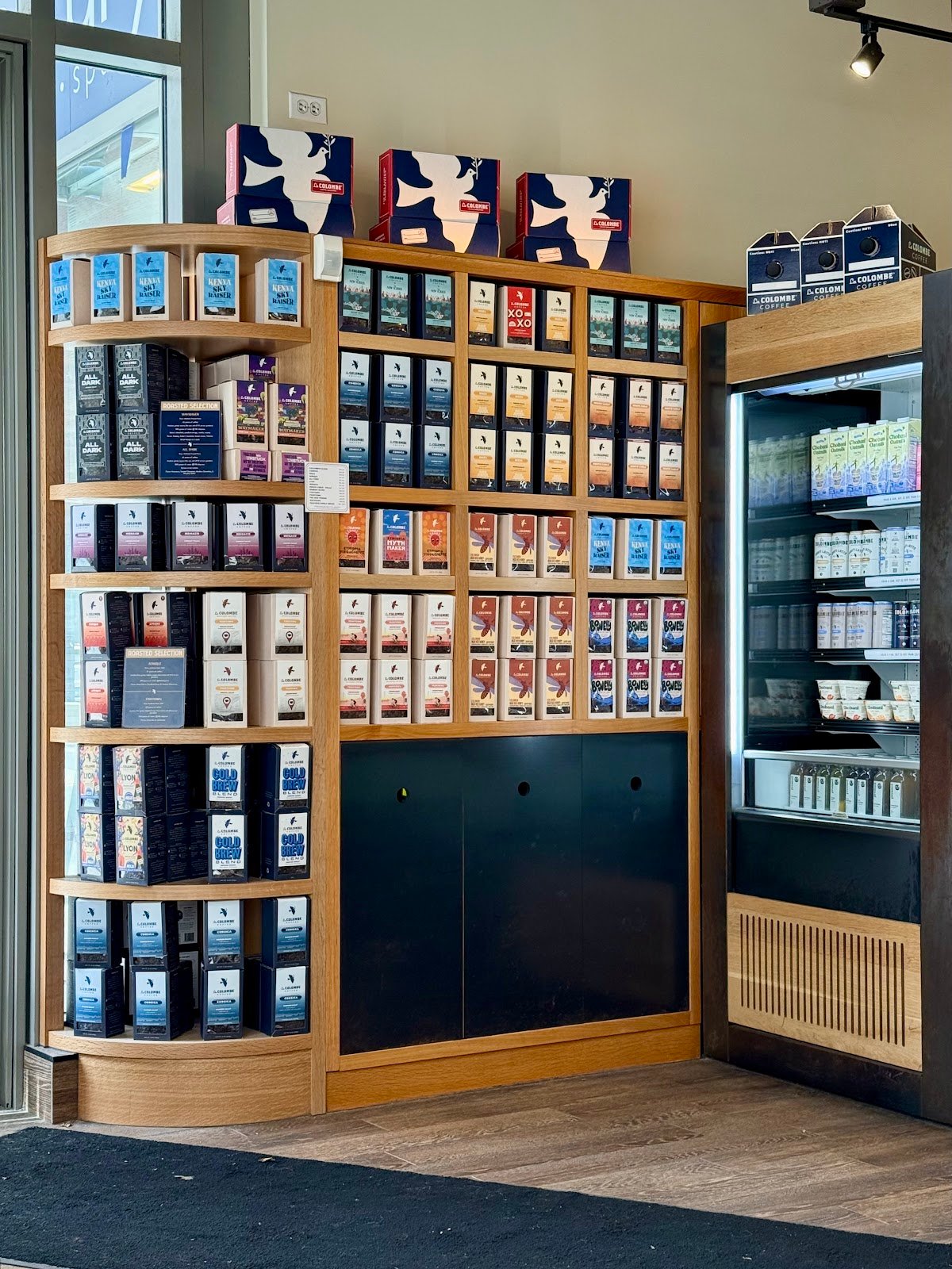 La Colombe Coffee Workshop specialty coffee shop in Chicago - photo 6