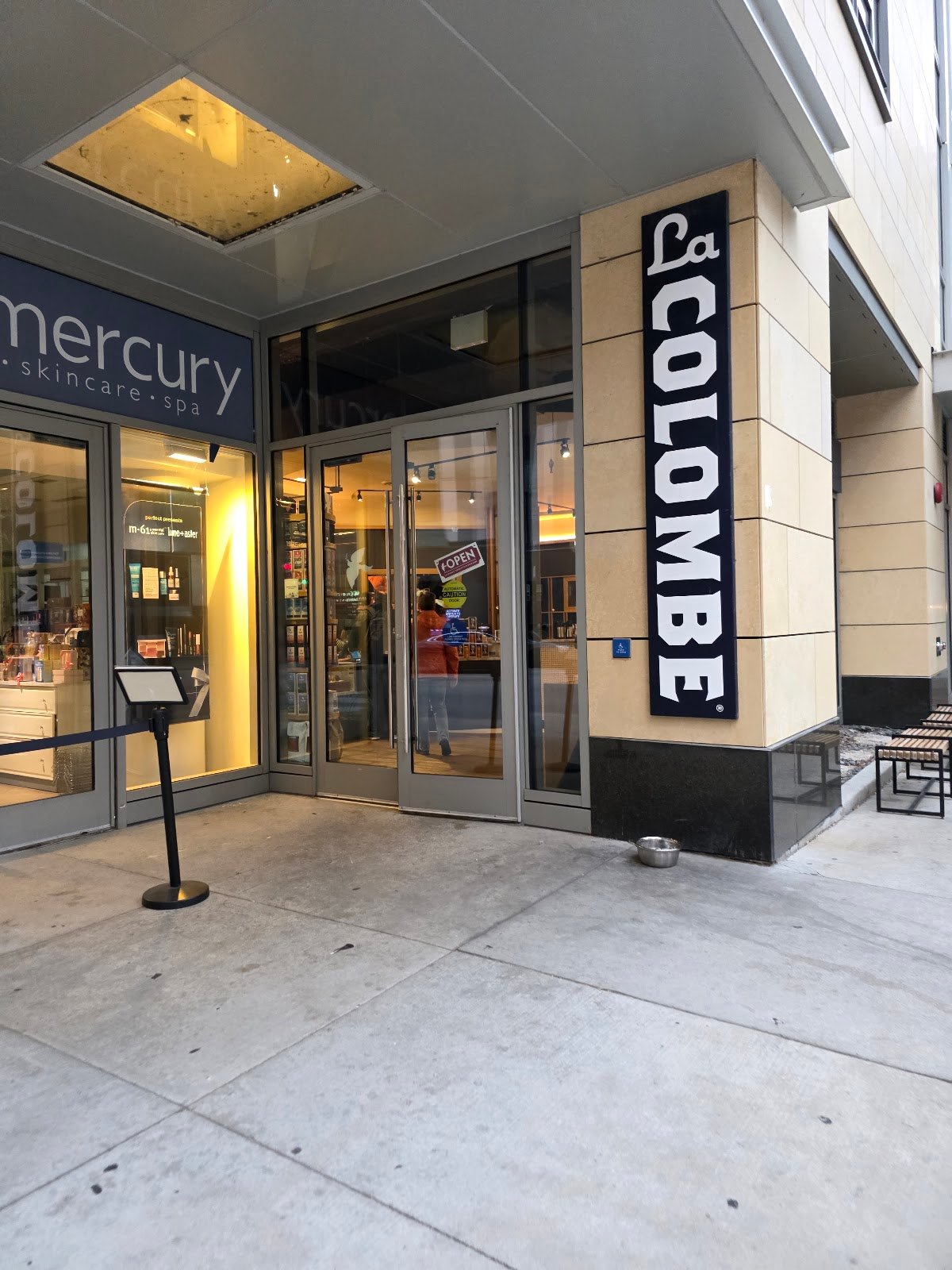 La Colombe Coffee Workshop specialty coffee shop in Chicago - photo 7