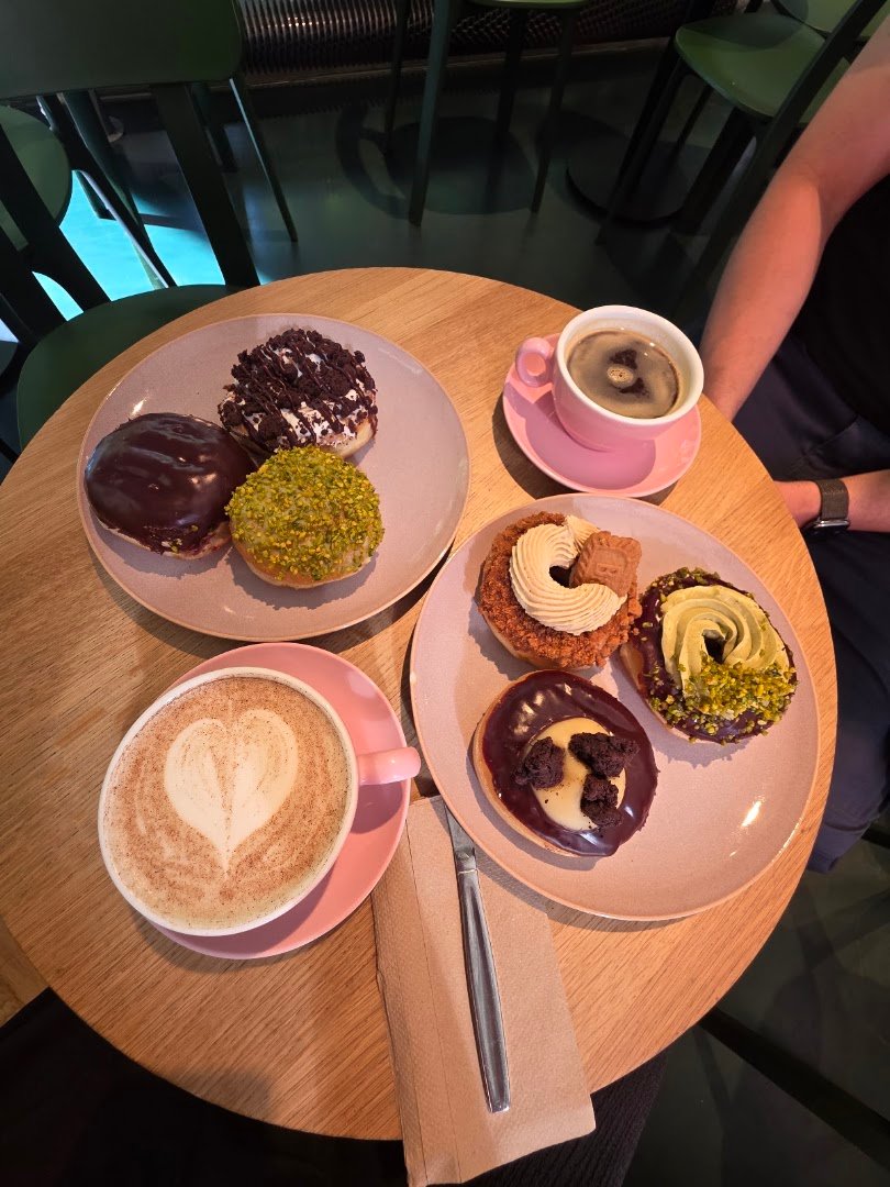 Brammibal's Donuts specialty coffee shop in Berlin - photo 6