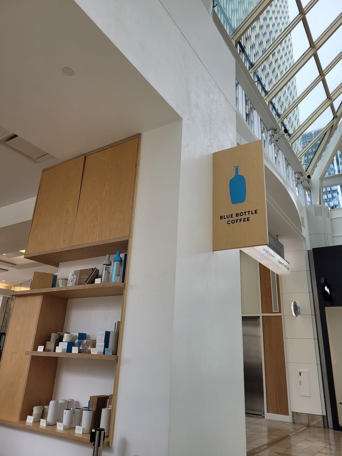 Blue Bottle Coffee specialty coffee shop in Boston - photo 5