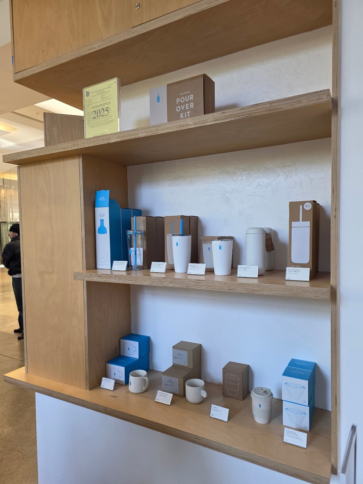 Blue Bottle Coffee specialty coffee shop in Boston - photo 7