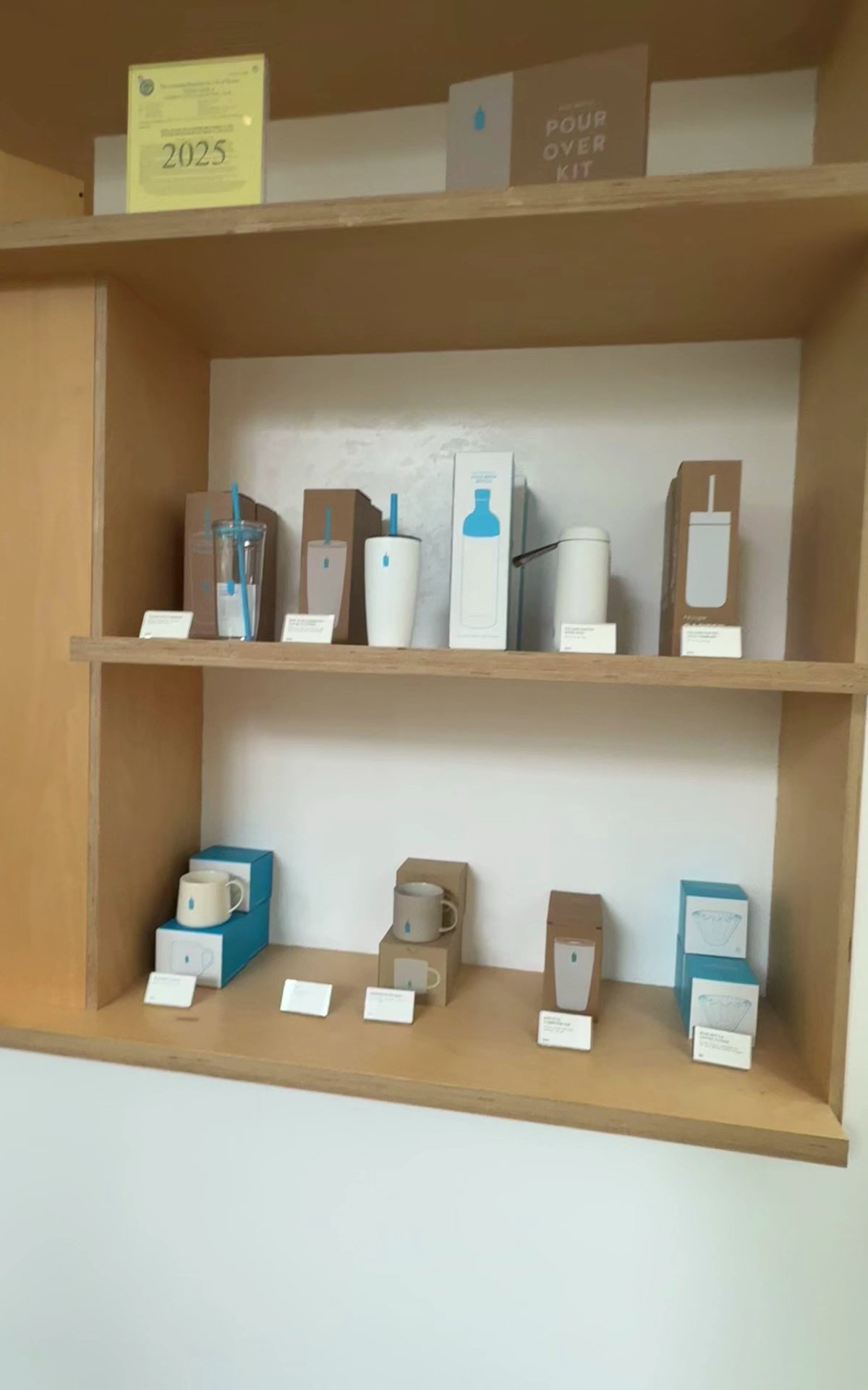 Blue Bottle Coffee specialty coffee shop in Boston - photo 8