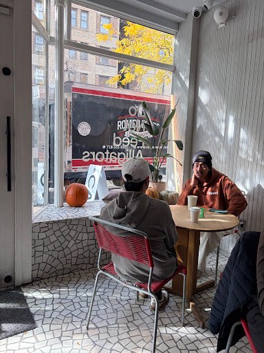 Do Not Feed Alligators specialty coffee shop in New York - photo 14