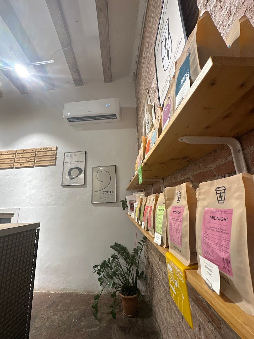 Syra Coffee - Poble Sec specialty coffee shop in Barcelona - photo 6