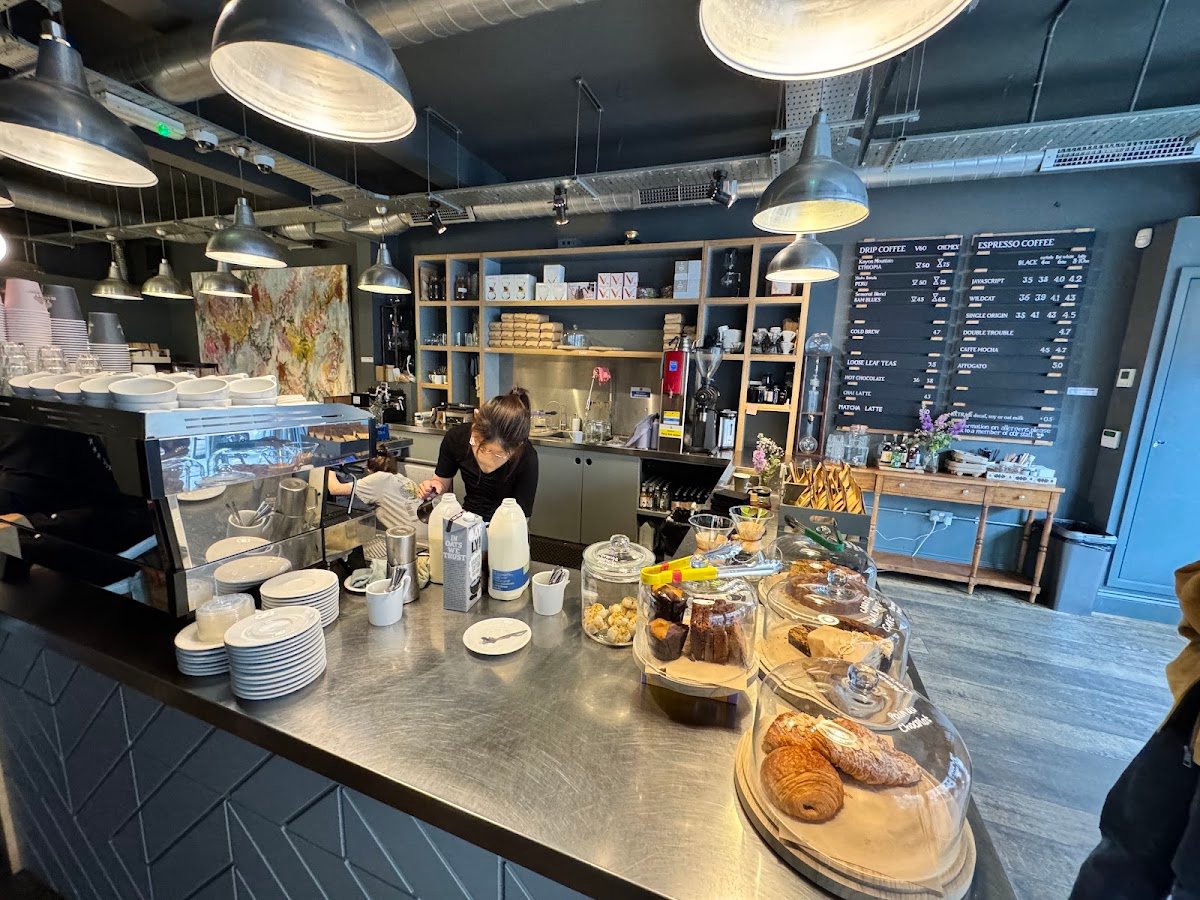 Beanberry Coffee Company specialty coffee shop in London - photo 4
