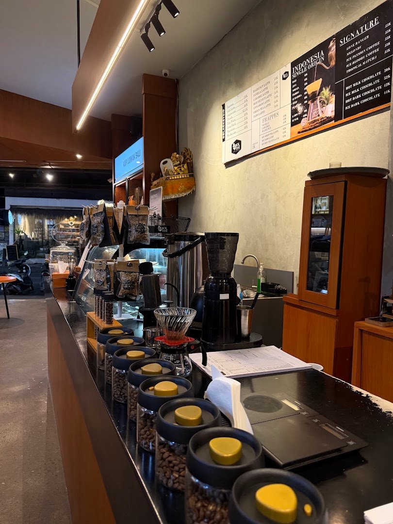 Black Eye Coffee Kayu Ayu specialty coffee shop in Bali - photo 10