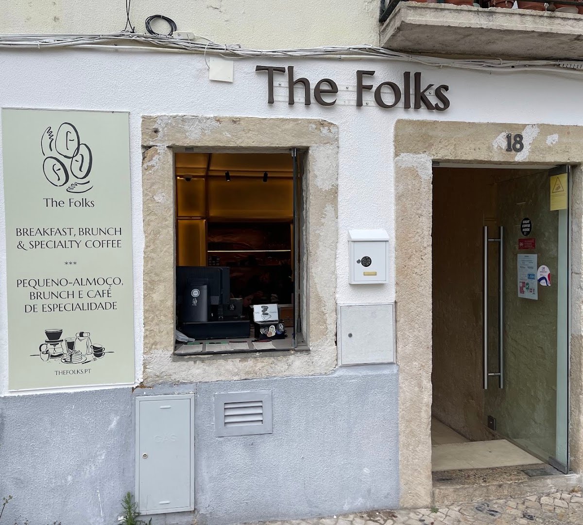 Storefront of The Folks Belém, specialty coffee shop in Lisbon