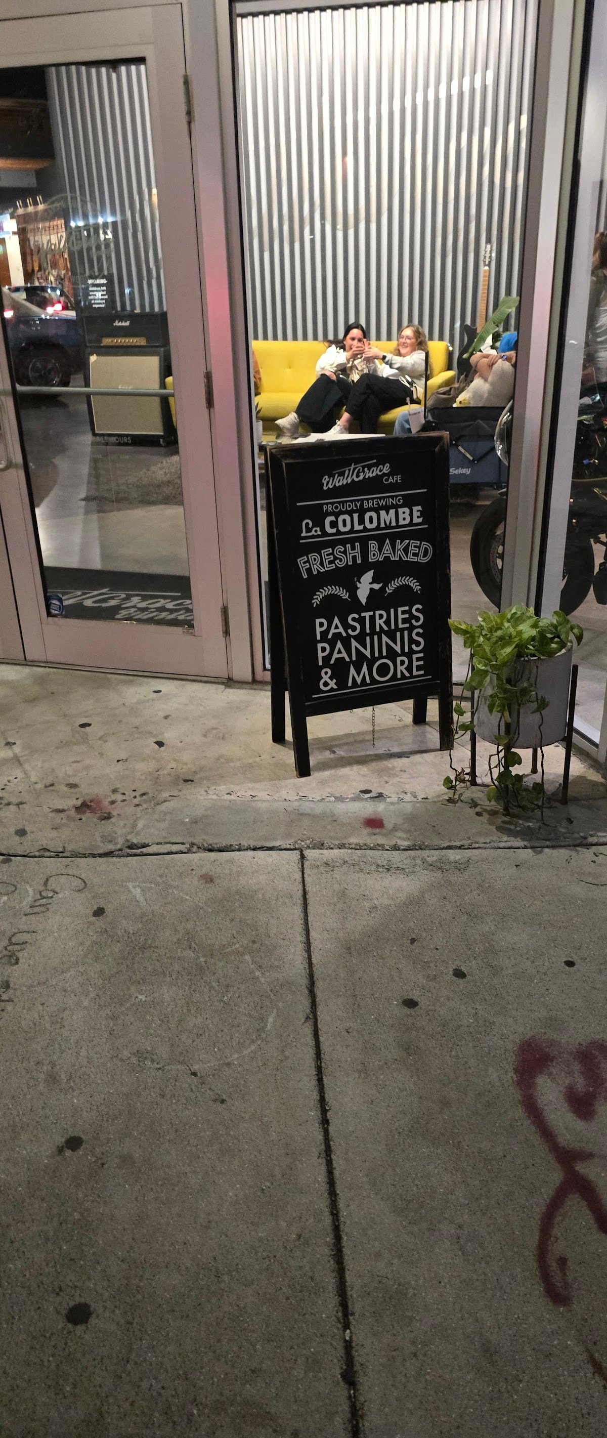 La Colombe specialty coffee shop in Miami - photo 11