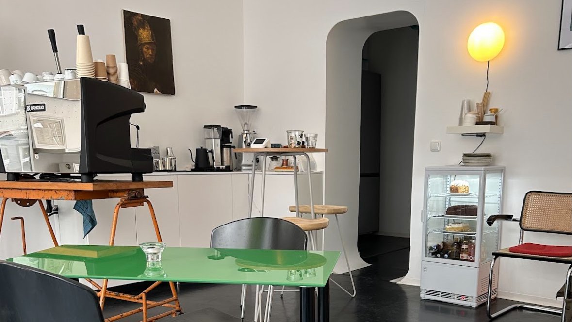 nothing out of the ordinary specialty coffee shop in Berlin - photo 3