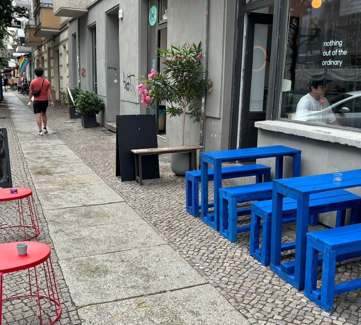 nothing out of the ordinary specialty coffee shop in Berlin - photo 10