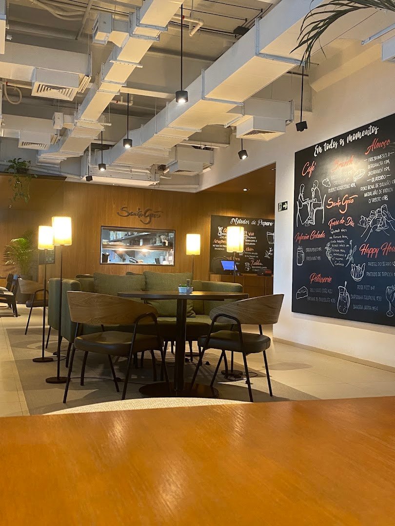 Interior of Santo Grão - Parque da Cidade, specialty coffee shop in São Paulo