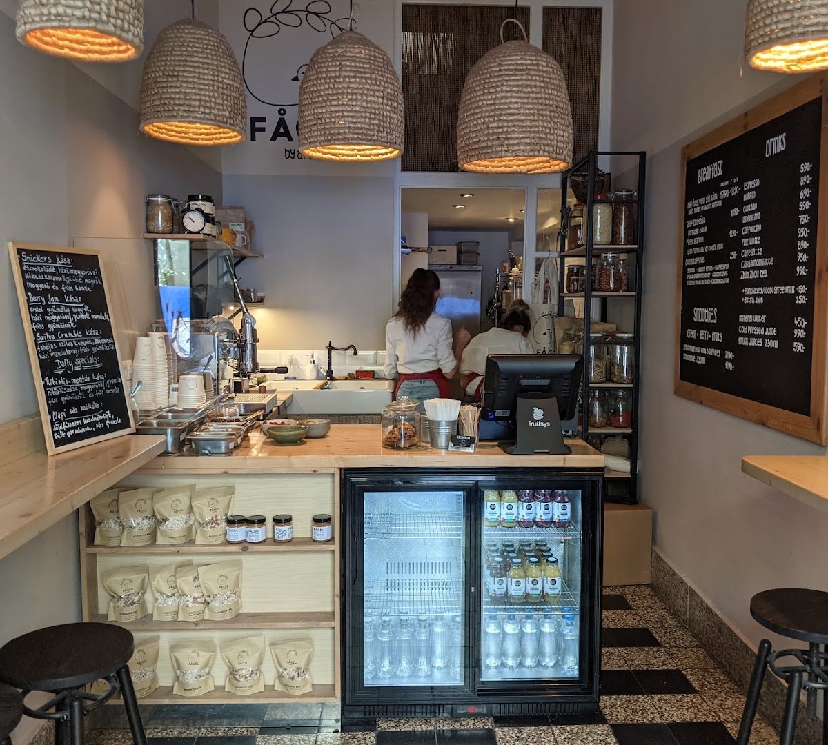 Fågel by Artizán specialty coffee shop in Budapest - photo 4