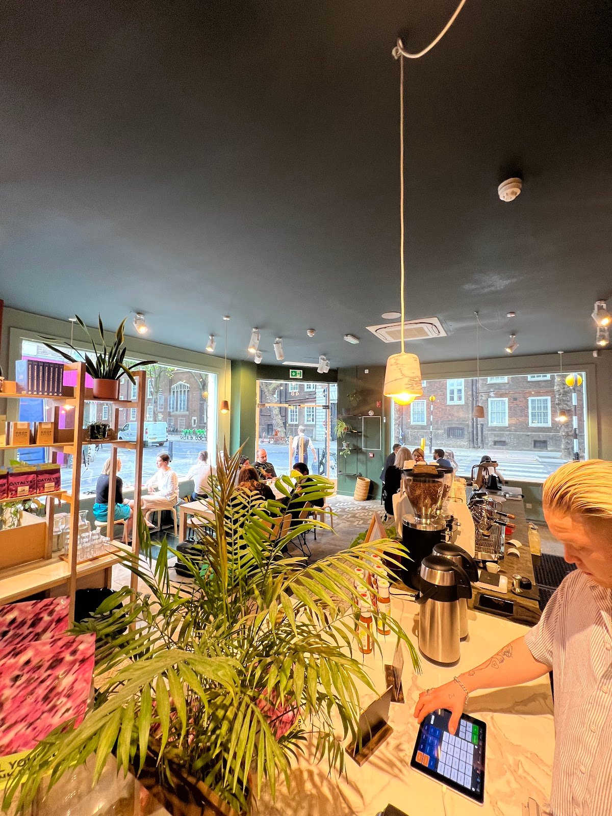 Catalyst specialty coffee shop in London - photo 2
