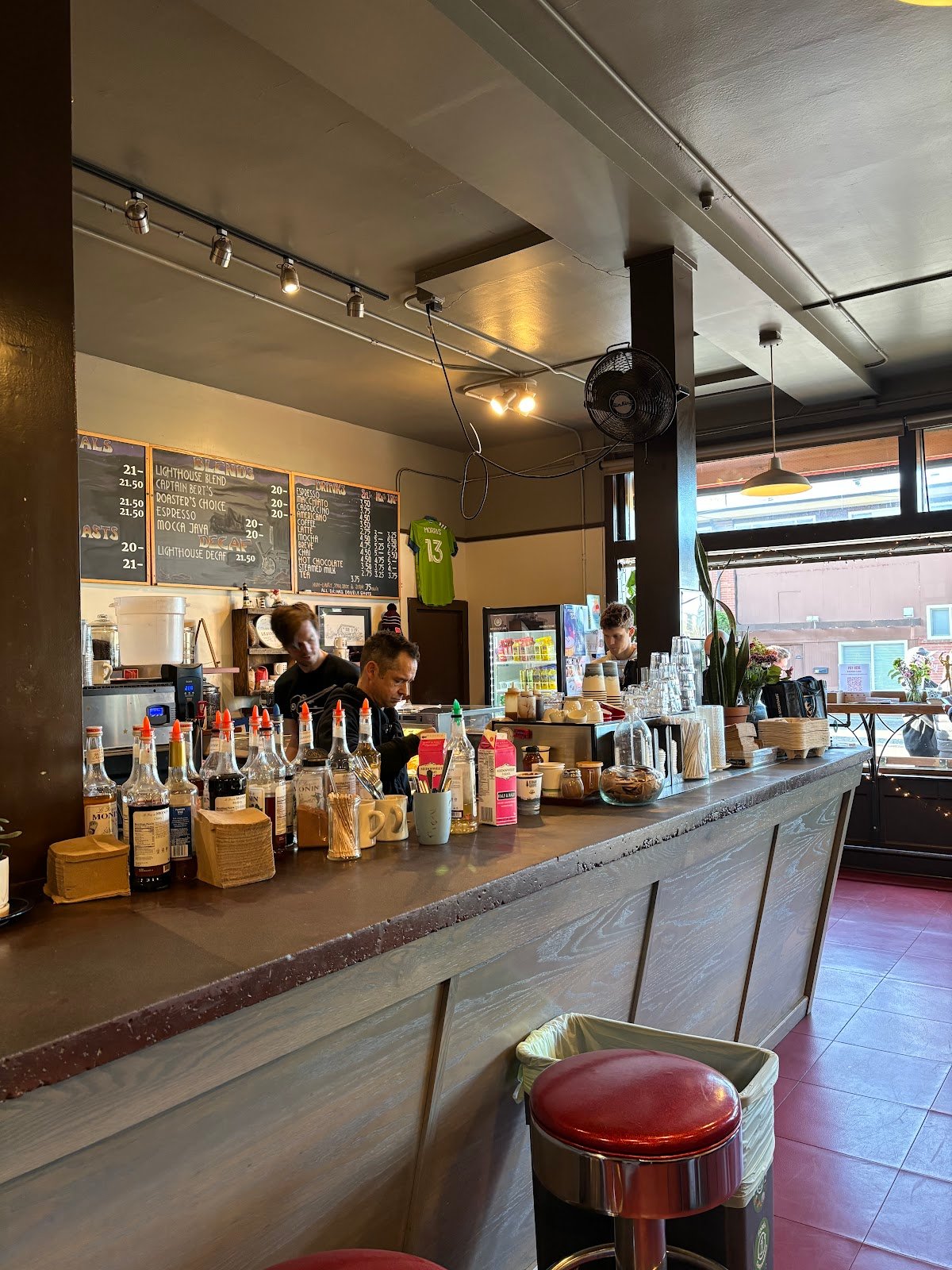 Lighthouse Roasters Fine Coffees specialty coffee shop in Seattle - photo 5