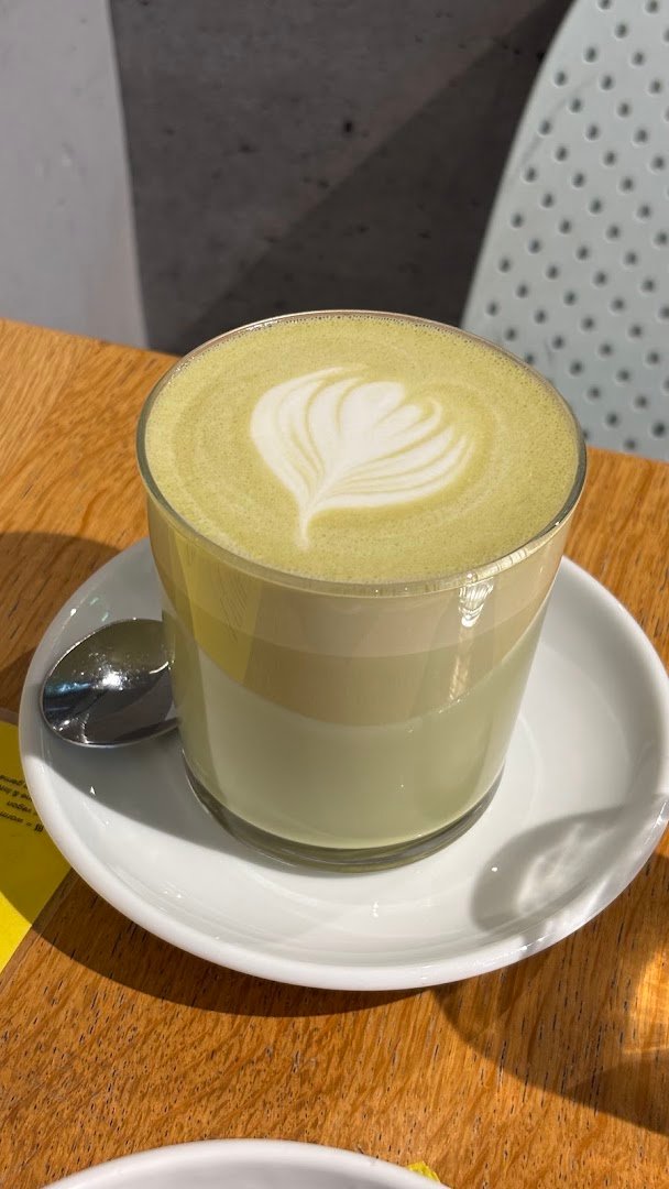 Coffee at Nude, specialty coffee shop in Zurich