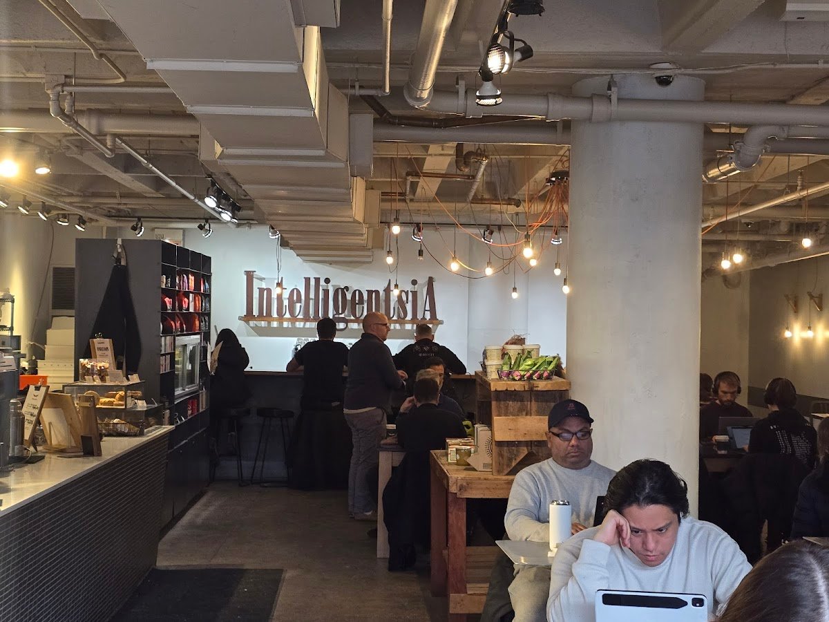 Intelligentsia Coffee Broadway Coffeebar specialty coffee shop in Chicago - photo 5