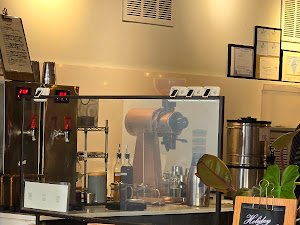 Intelligentsia Coffee Broadway Coffeebar specialty coffee shop in Chicago - photo 10