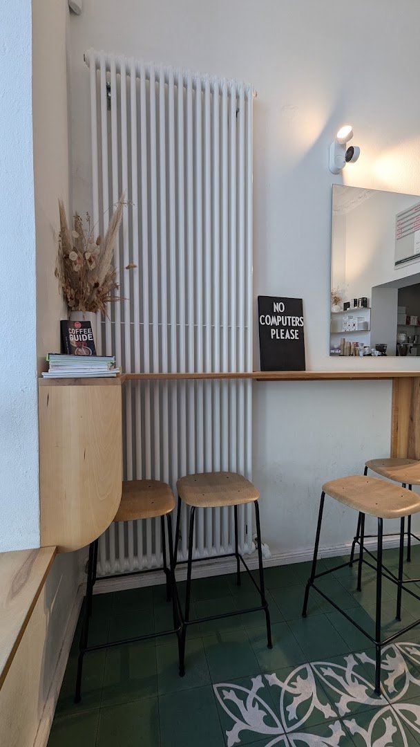 Coffee Circle Bergmannstraße specialty coffee shop in Berlin - photo 2