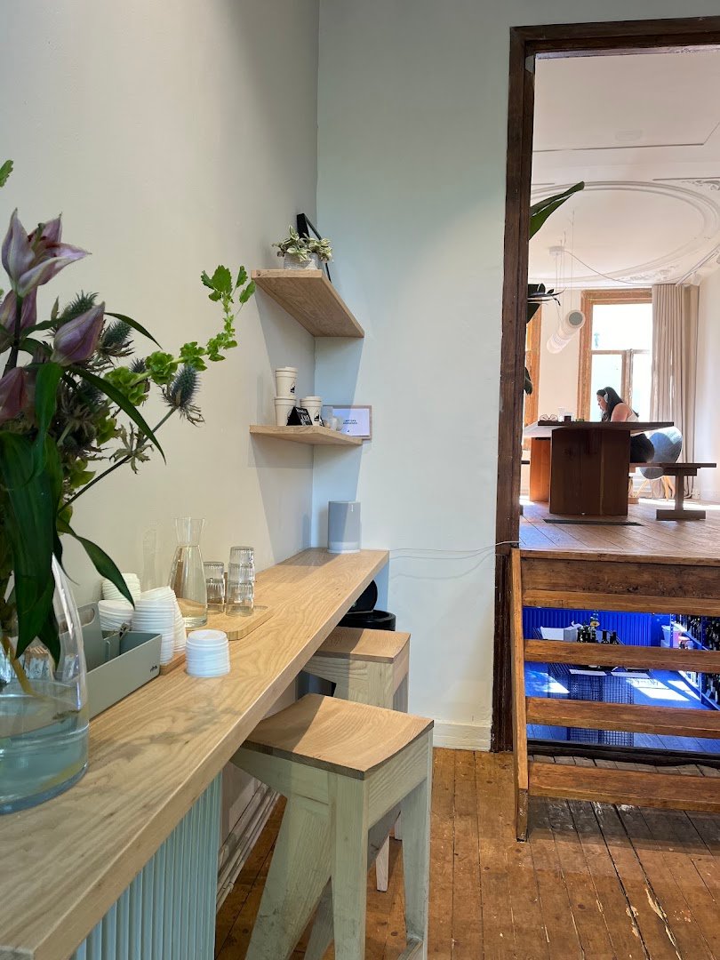 Nook specialty coffee shop in Amsterdam - photo 4