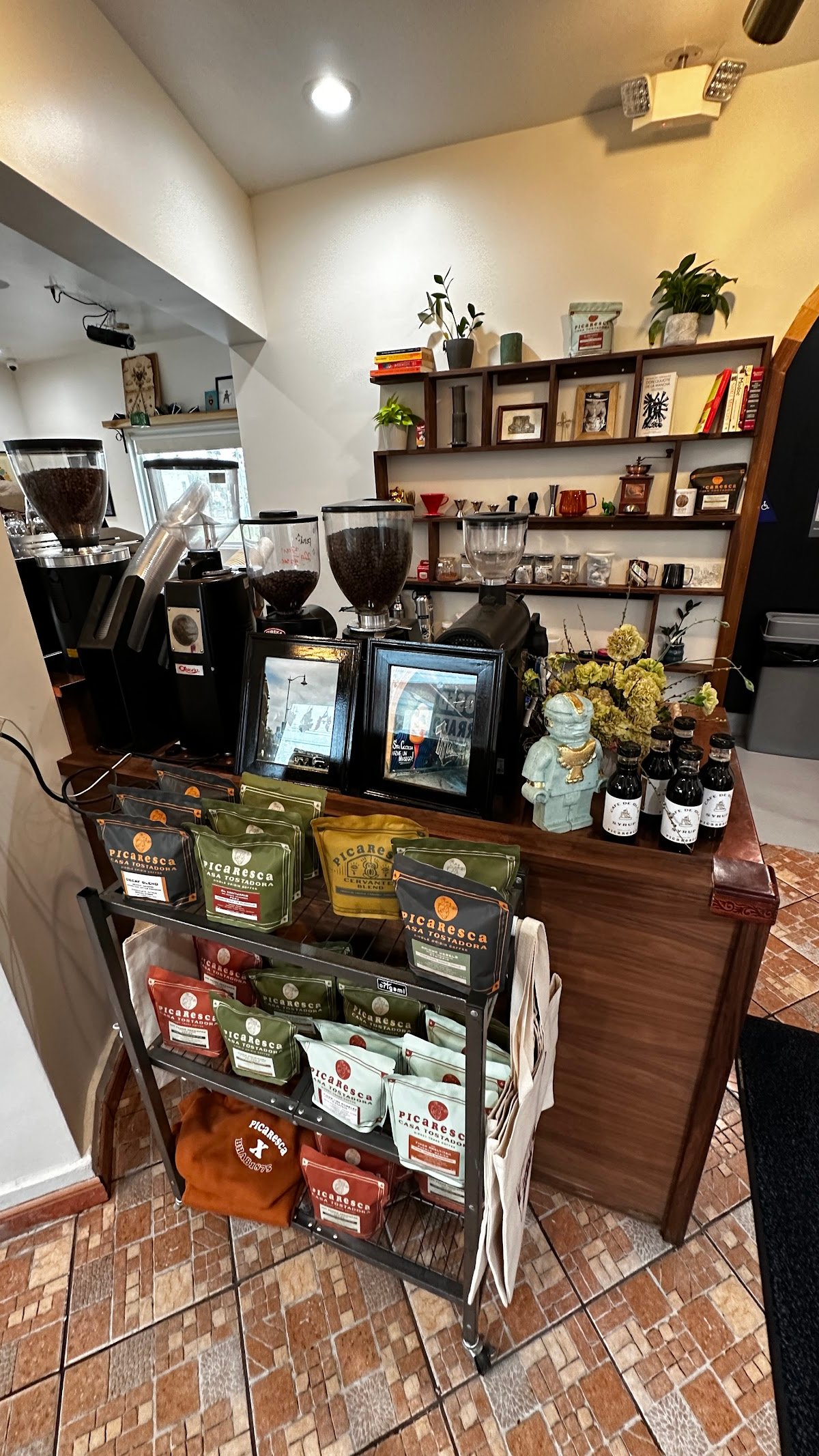 Picaresca Barra de Cafe specialty coffee shop in Los Angeles - photo 9