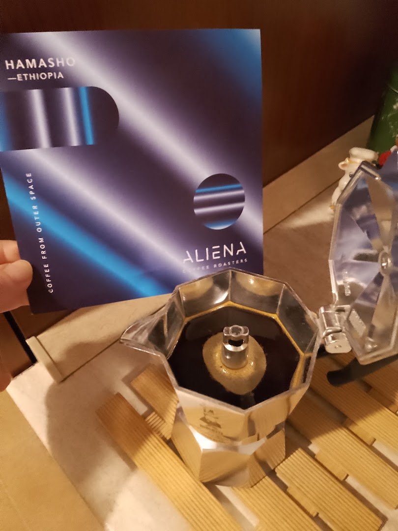 Coffee at Aliena Coffee Roasters, specialty coffee shop in Rome