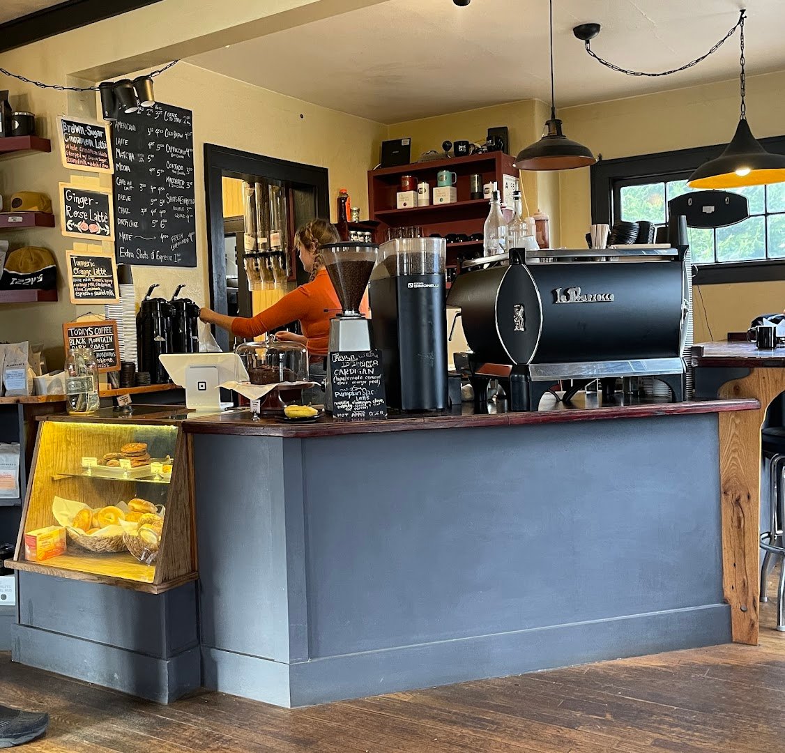 Izzy's Coffee House specialty coffee shop in Asheville - photo 5