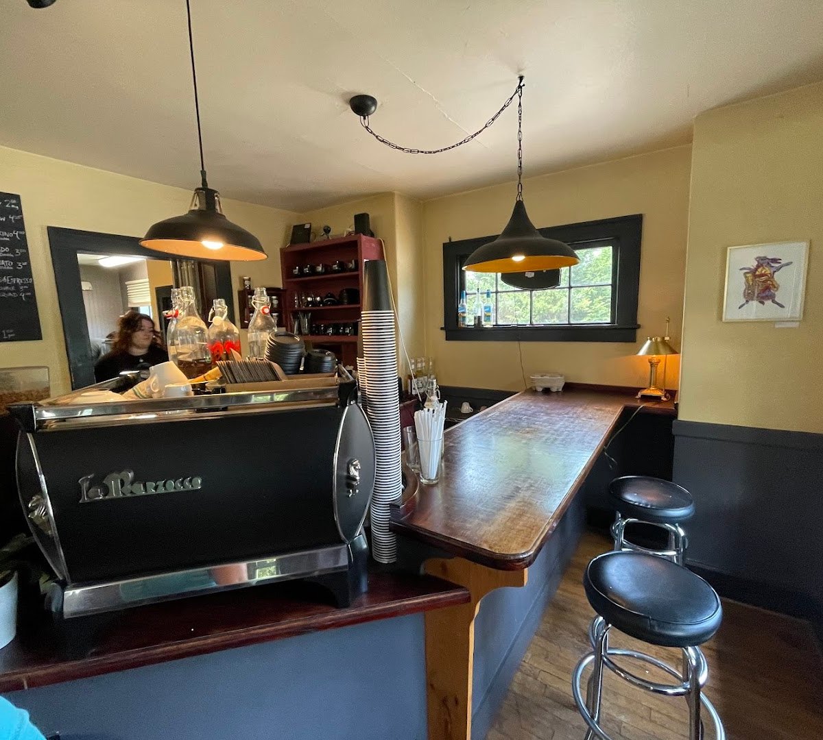 Izzy's Coffee House specialty coffee shop in Asheville - photo 9