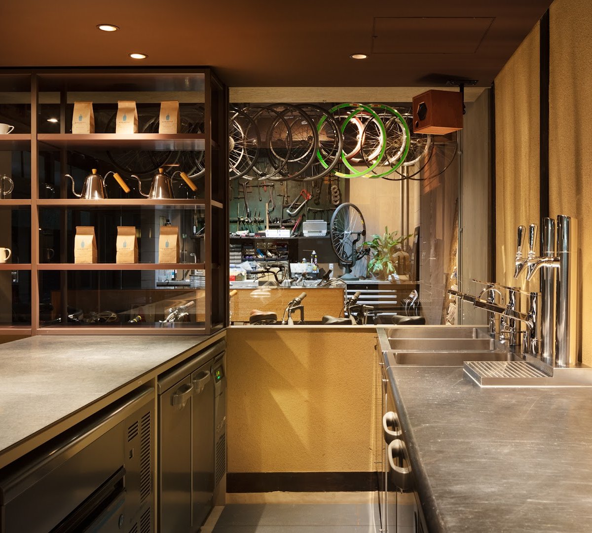 Blue Bottle Coffee - Kyoto Rokkaku Cafe specialty coffee shop in Kyoto - photo 2