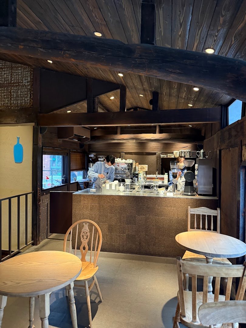 Blue Bottle Coffee - Kyoto Rokkaku Cafe specialty coffee shop in Kyoto - photo 8
