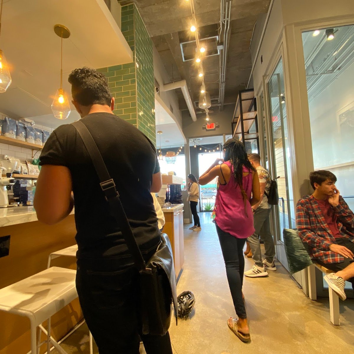 Bluestone Lane Santa Monica Coffee Shop specialty coffee shop in Los Angeles - photo 3