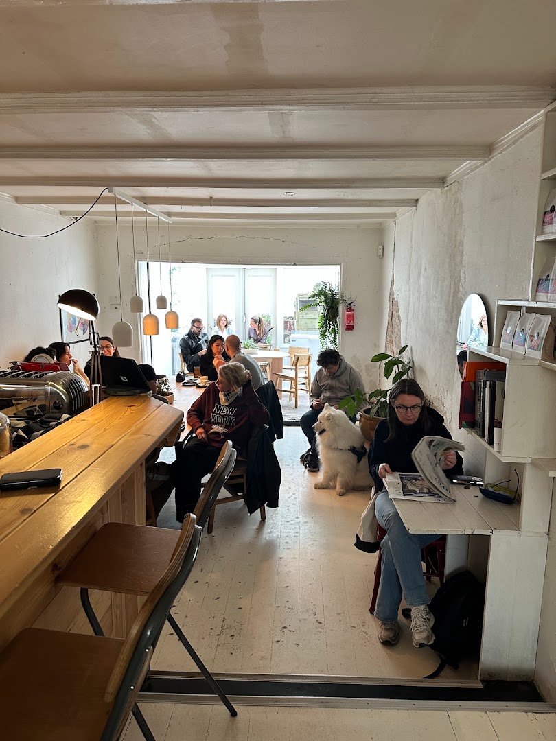Scandinavian Embassy specialty coffee shop in Amsterdam - photo 2