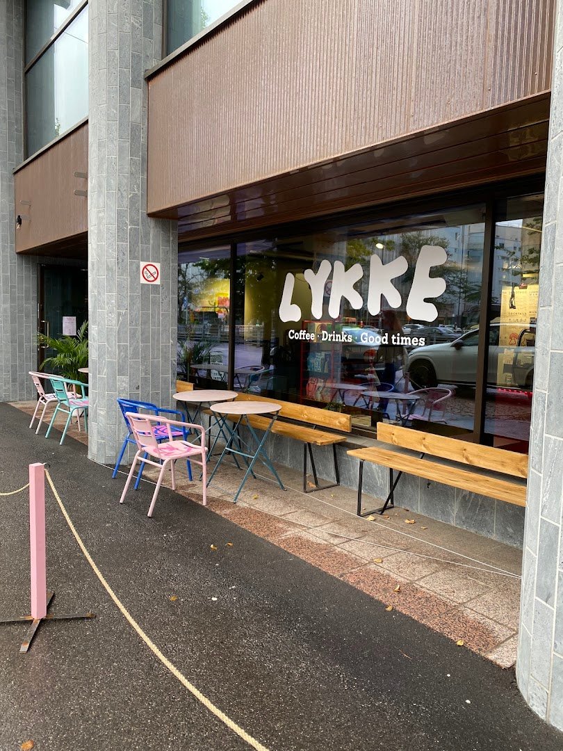 Storefront of Lykke Helsinki, specialty coffee shop in Helsinki
