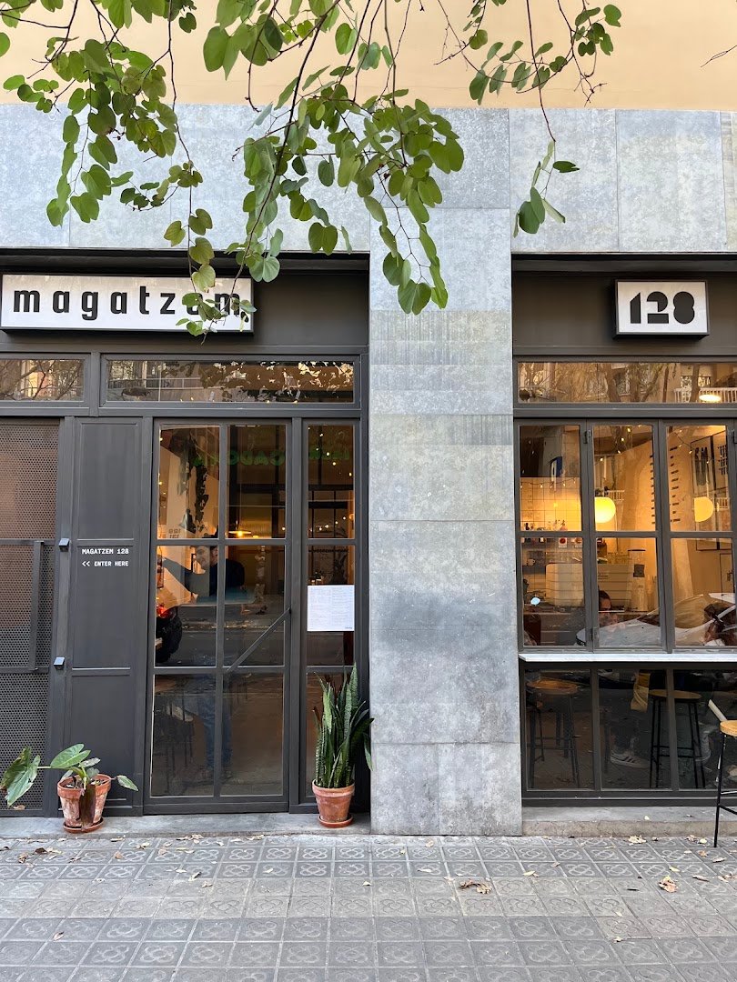 Vitrina Café specialty coffee shop in Barcelona - photo 7