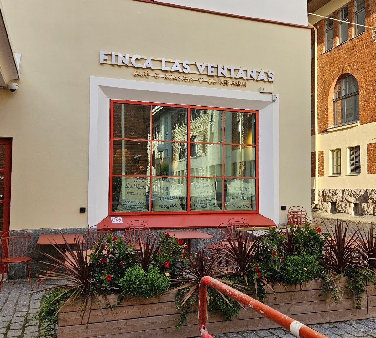 Storefront of Finca Las Ventanas Café, specialty coffee shop in Helsinki