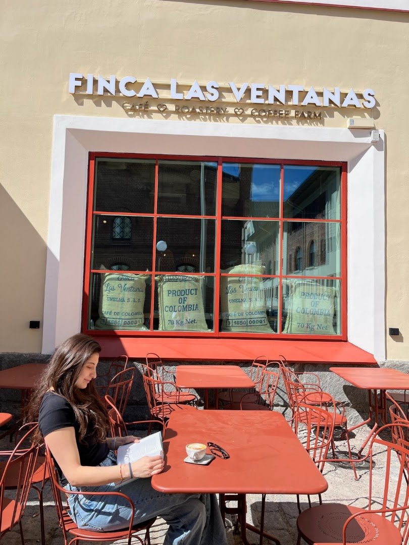 Storefront of Finca Las Ventanas Café, specialty coffee shop in Helsinki