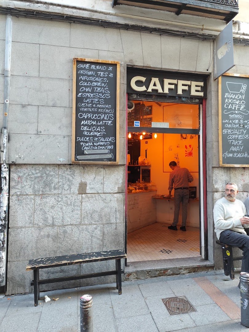 Bianchi Kiosko Caffé specialty coffee shop in Madrid - photo 6