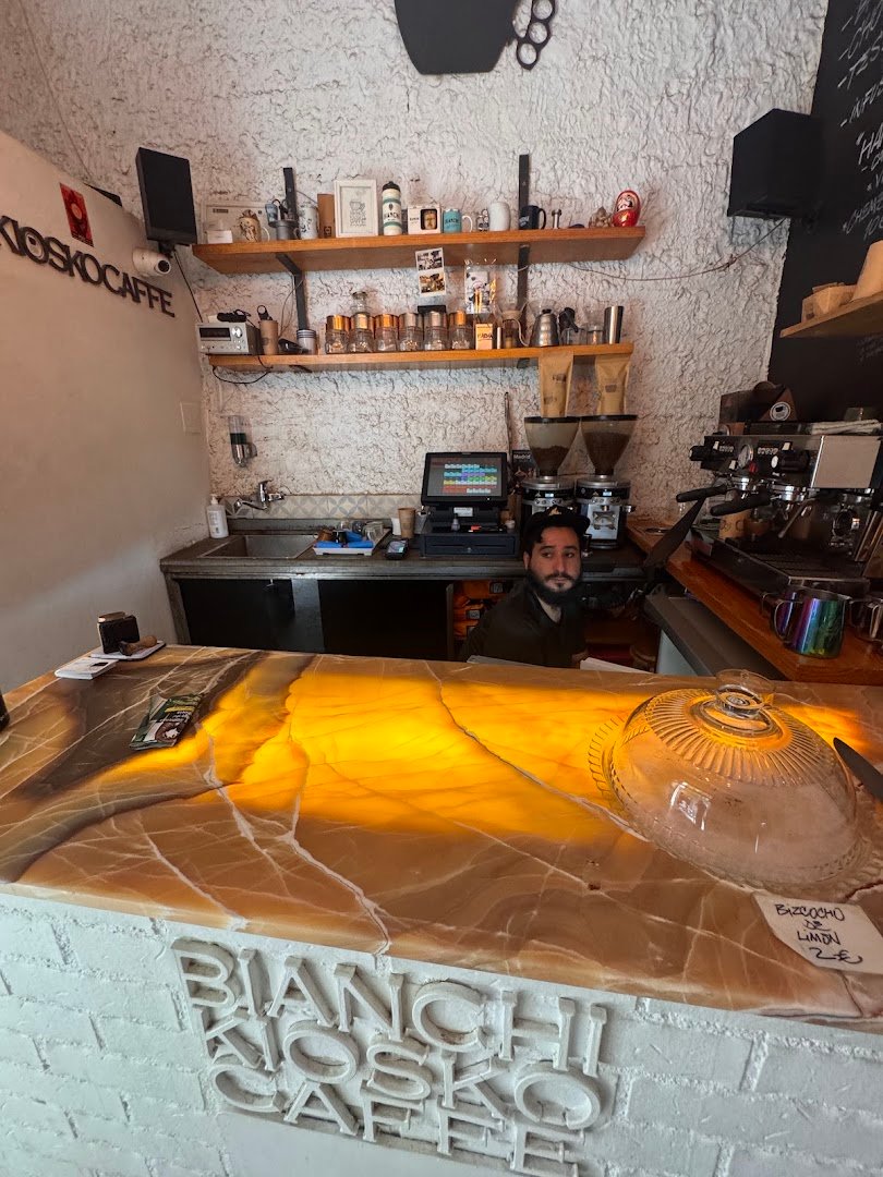Bianchi Kiosko Caffé specialty coffee shop in Madrid - photo 10